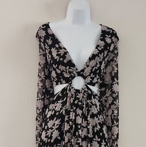 Bebe Floral Print Deep V-neck Sheer Long-Sleeve Maxi Dress Size L Color:Black